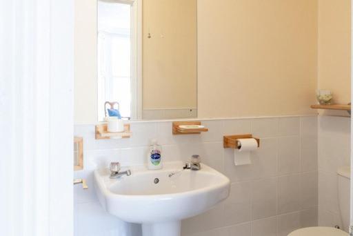 לו Bridgeside Guest House מראה חיצוני תמונה